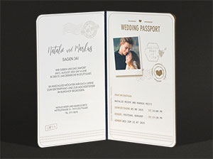 Vintage-Einladungen – Wedding Passport – aufgeklappt