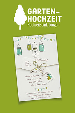 Hochzeitseinladungen zur Gartenhochzeit, umfasst von einer Kordel mit zwei Anhängern. Farbtöne in Creme, Grün und Türkis.